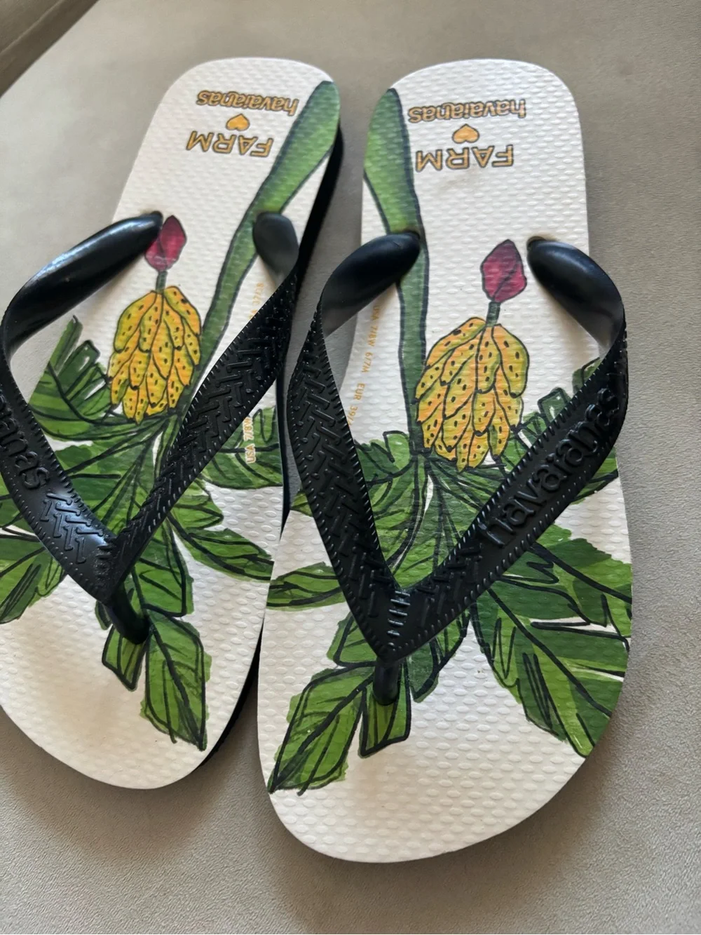 FARM Rio x Havaianas New Tropical Flip Flops Palm Tree Cream Black Womens 7/8